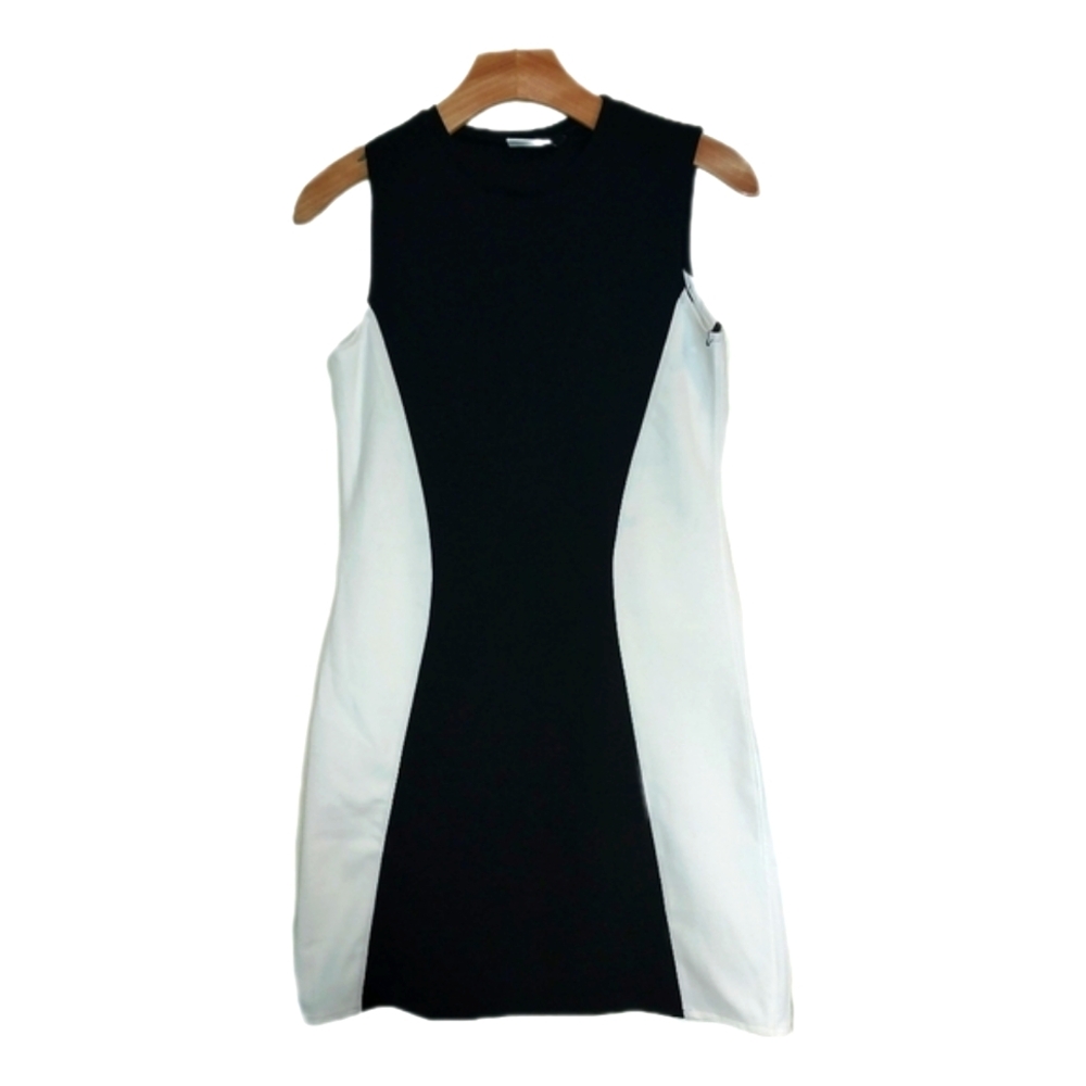 Love Her Madly "Nicki" Black and White Silhouette Mod Shift Dress